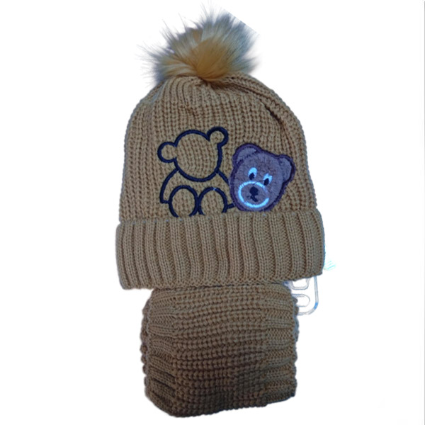 عکس شماره:1 , ست کلاه و شال پوم‌دار بچگانه داخل خز – مدل خرس، گرم و زمستانی