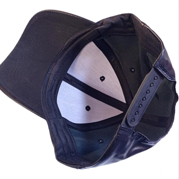 عکس شماره:1 , کلاه کپ چرمی زنانه سایز بزرگ با بند تنظیم پلاستیکی – مدل چهار فصل