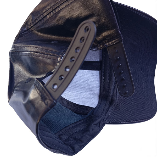 عکس شماره:0 , کلاه کپ چرمی زنانه سایز بزرگ با بند تنظیم پلاستیکی – مدل چهار فصل