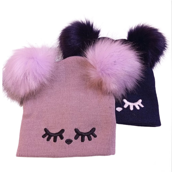 عکس اصلی کلاه بافت دخترانه طرح ابرو‌دار با دو پوم‌پوم خزدار – رنگ صورتی و سرمه‌ای