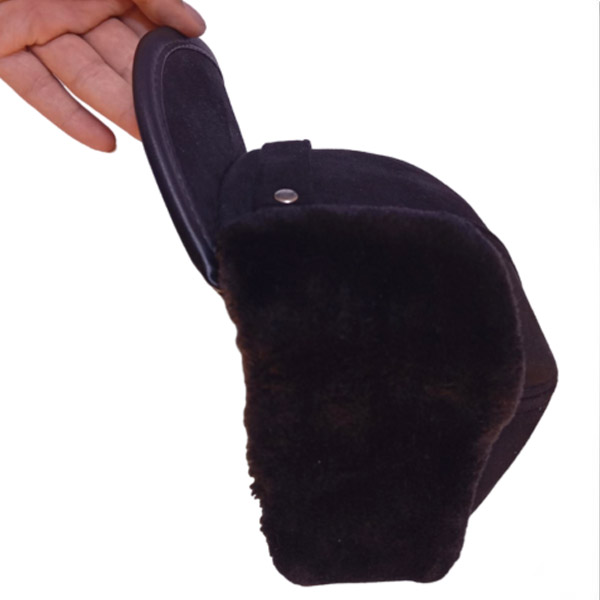 عکس شماره:0 , کلاه زمستانی خزدار مردانه با لبه چرمی و گوش‌گیر جمع‌شونده – مشکی