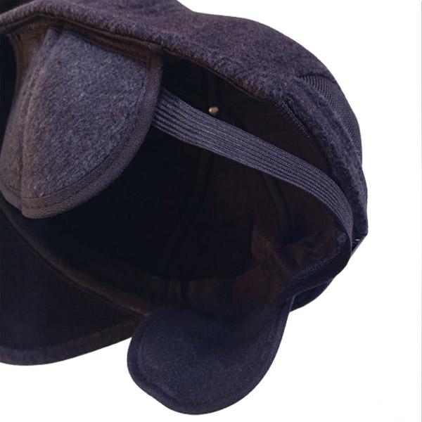 عکس شماره:4 , کلاه زمستانی مردانه پشمی گوش‌دار دو‌لایه خزدار – مدل ضخیم با سگک فلزی